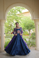 Bandhni Design Shrug With Butta Patch