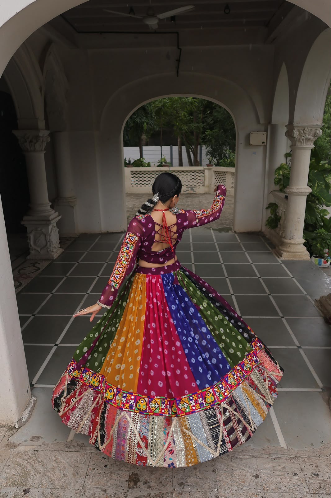 Georgette Print And Gamthi Embellished Work